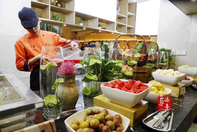 夏日全民旅行记 诸暨人均110+自助餐，海鲜小龙虾酒水一样都不少