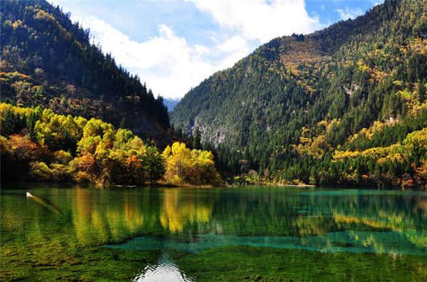 让我带您领略九寨沟一年四季的美景