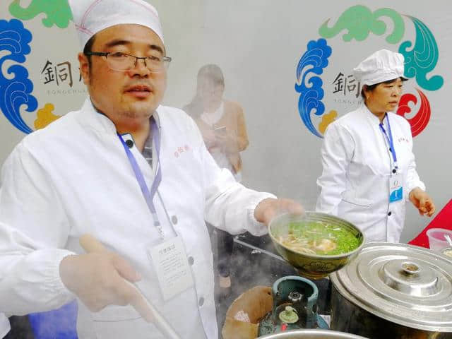 中秋国庆节期间 铜川旅游景点专人驻守检查食品安全