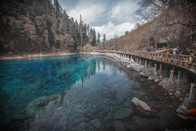 11月去九寨沟，小编教你玩转淡季九寨沟，这一次我们不看后脑勺