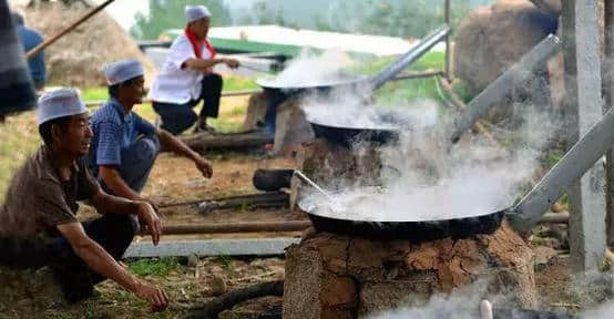 伏羊节大块吃羊肉，大口喝羊汤，就去沂源洋三峪