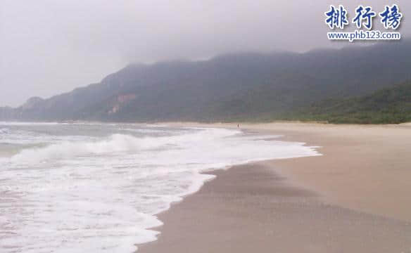 珠海七大旅游必去的景点，情侣路是珠海市地标性建筑之一