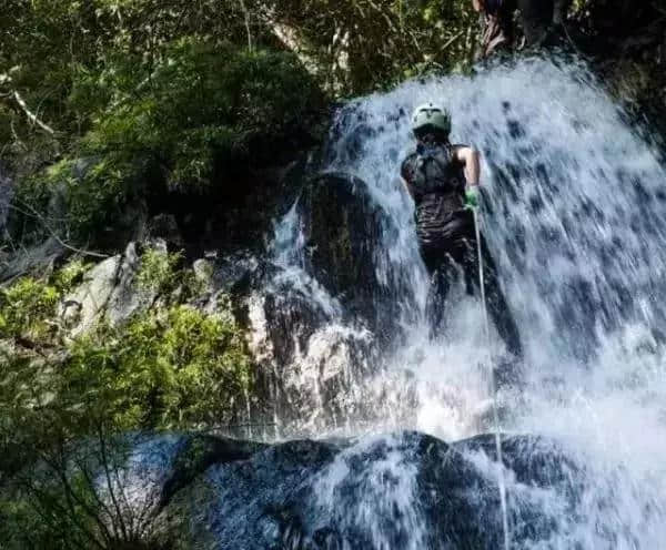 重庆最刺激旅游景点出炉，玩过三个以上的都是纯爷们