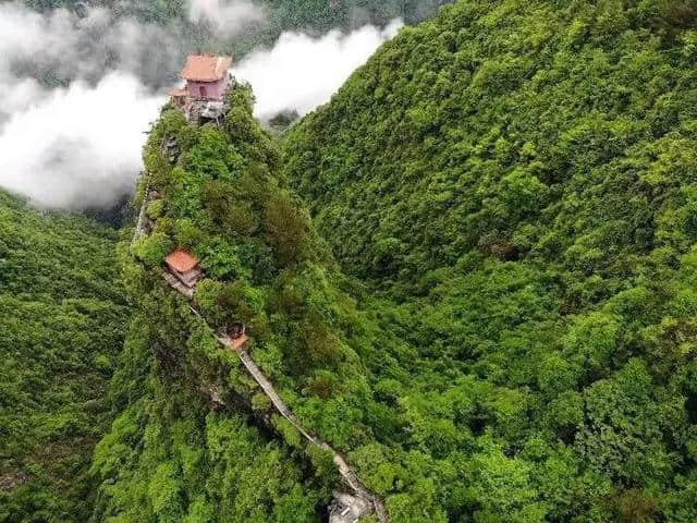 巴人河女人谷风景区欢迎荆门人