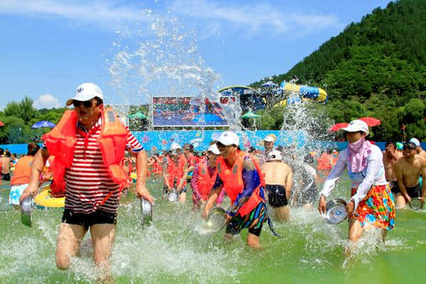 凤凰山旅游风景区水上乐园简介