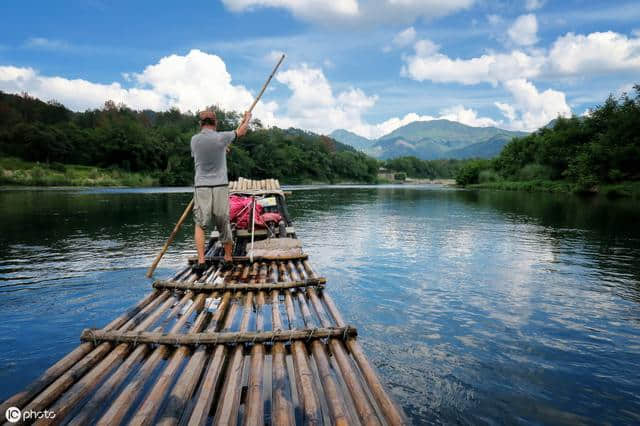 浙江温州有个楠溪江，水清堪比桂林漓江，两岸景点多达800处