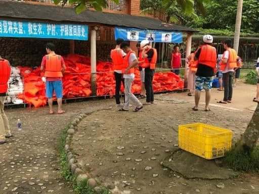 防城港九龙潭漂流记，这些我告诉你#南宁周边旅游景点#