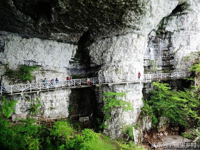 重庆市南川区境内5a景区南川金佛山绝壁栈道