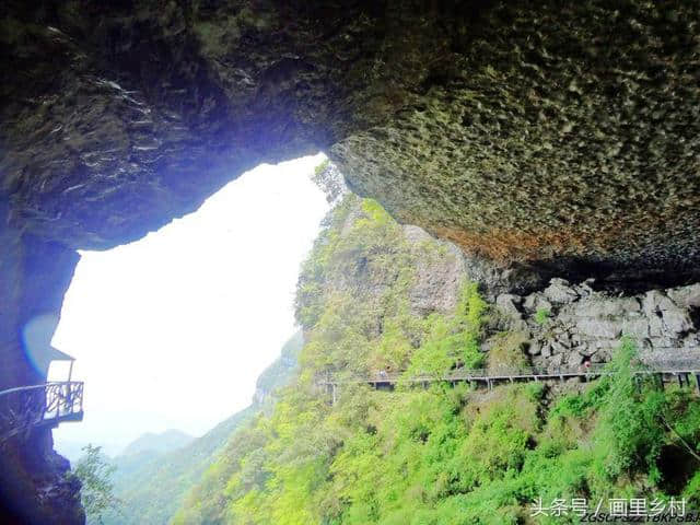 重庆市南川区境内5a景区南川金佛山绝壁栈道