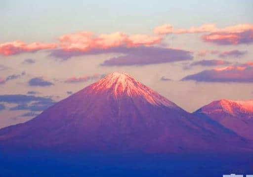 南美旅游：智利晨观火山口夕赏月亮谷（图）