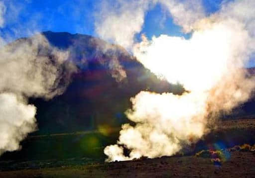 南美旅游：智利晨观火山口夕赏月亮谷（图）