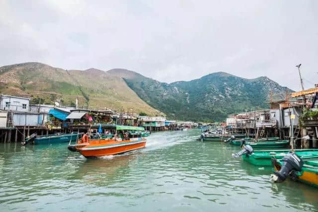 大方旅游带你海面多角度观赏港珠澳大桥，体验大澳渔村风情