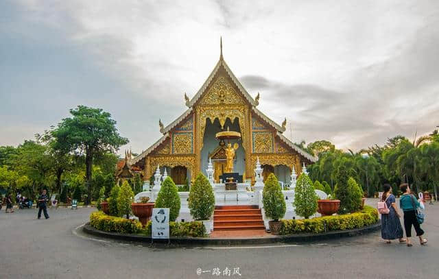 东南亚旅行，看看泰国的寺庙价格和中国有何不同！