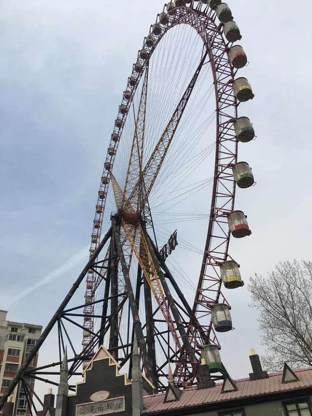 郑州这个景点当年排着队都进不去，门票还160，现在50块都没人去