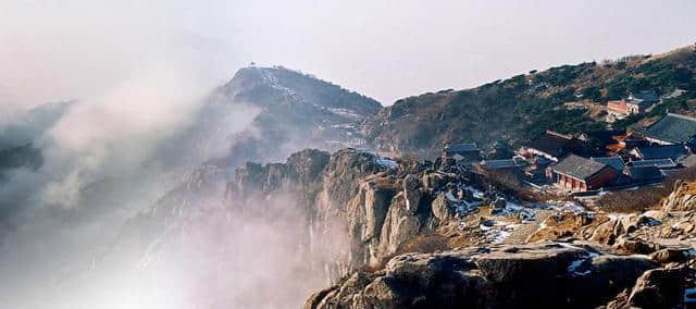 111年前的泰山和如今的泰山，人们分别这样旅游