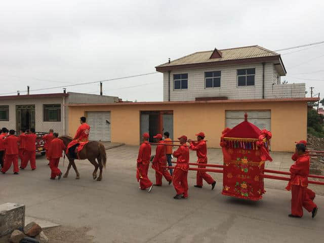 一个人的纯徒步旅行第42天，宿秦皇岛南戴河，我还在路上