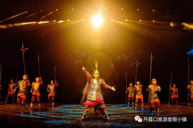 张掖旅游新风尚｜光与影的艺术殿堂，不独有七彩丹霞还有《回道张掖》