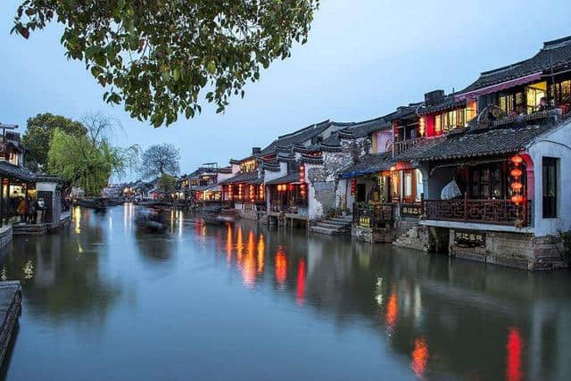 去江南旅游，西塘古镇的美不能错过，除烟雨长廊外这些景点也不错