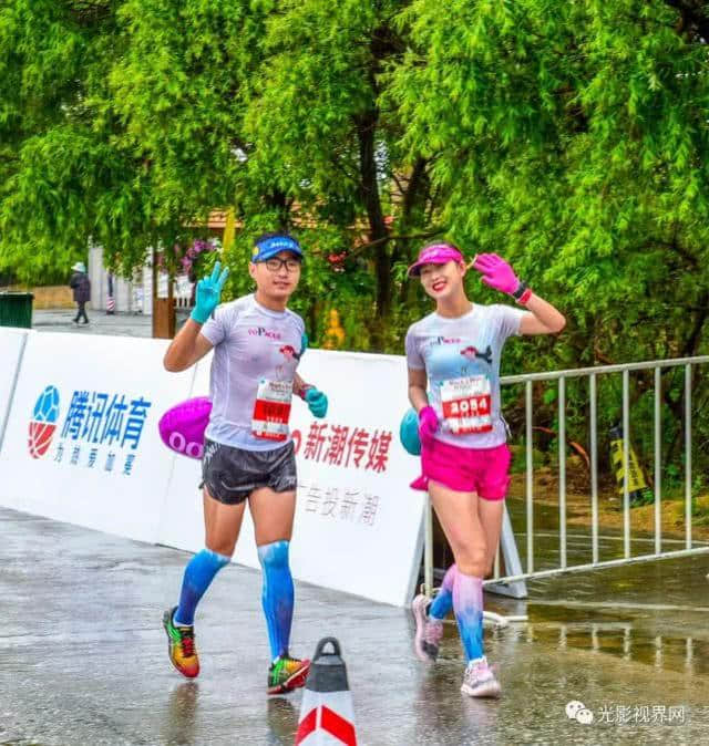 鸡西摇滚马拉松雨中激情开跑，光影为鸡西点赞