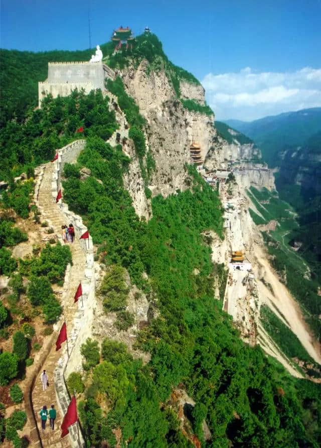 万壑千崖增秀丽 往来人在画图中—绵山风景区