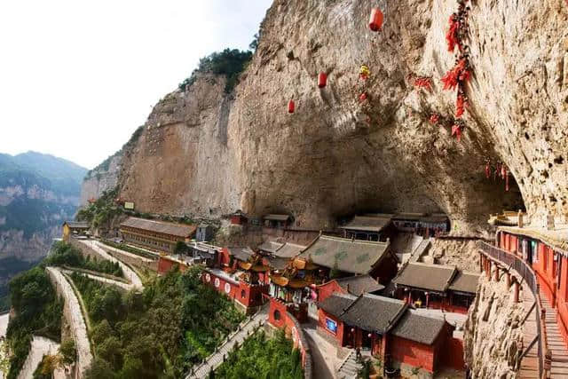 万壑千崖增秀丽 往来人在画图中—绵山风景区