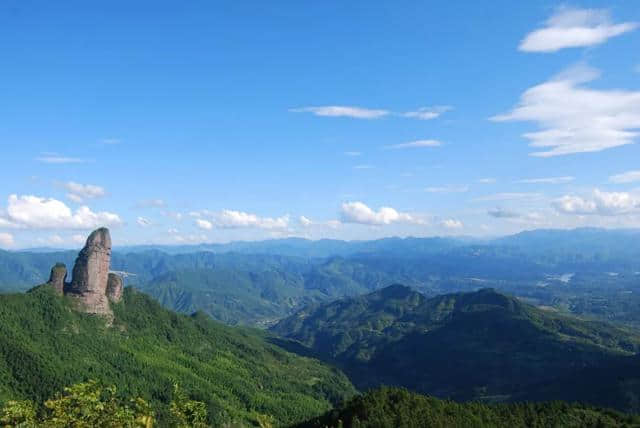 云端玻璃桥！穿越千年矿洞！玩抖音！万亩杜鹃！半岛果园！五一小长假，遂昌众多活动等着你~