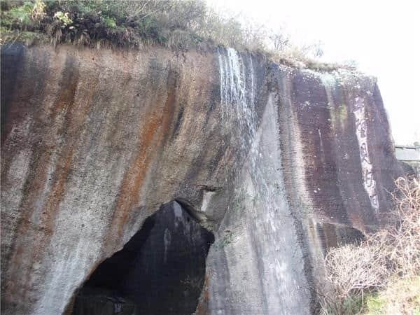 宁海有多美之伍山石窟，是浙东黄金旅游线上一颗璀璨的明珠