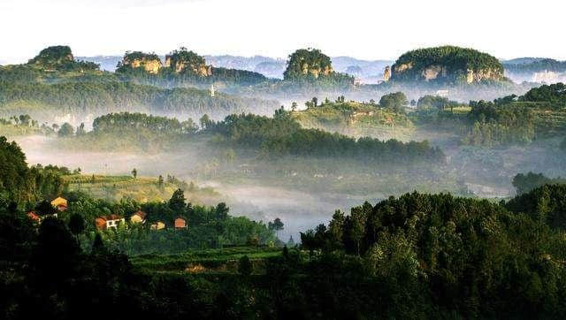 拒绝热门景点，五一旅游去四川这个地方，人少景好美食多