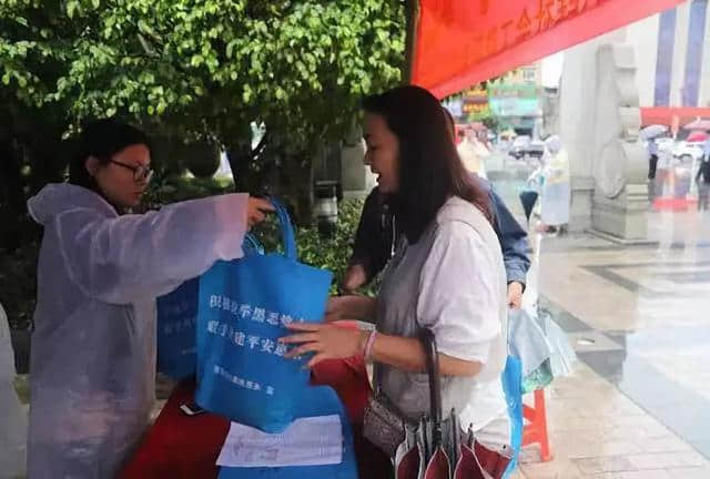 重阳登高｜惠东这一群人到飞鹅岭，扫除黑恶势力，弘扬社会正气