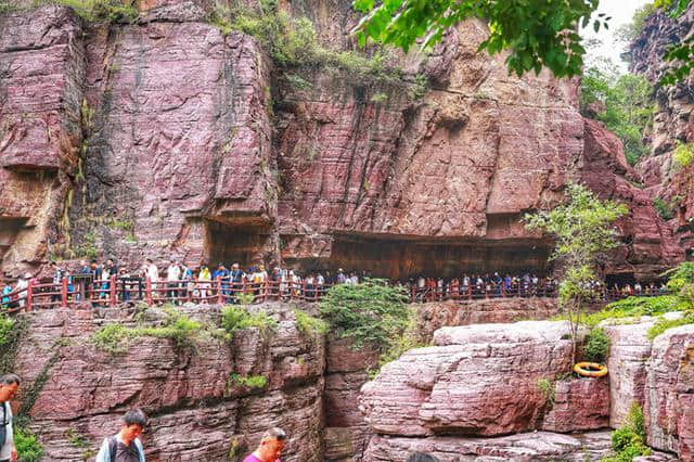 夏季追凉之旅，在云台山红石峡沉浸式旅游，感受上亿年沧海桑田