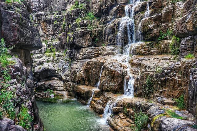 夏季追凉之旅，在云台山红石峡沉浸式旅游，感受上亿年沧海桑田