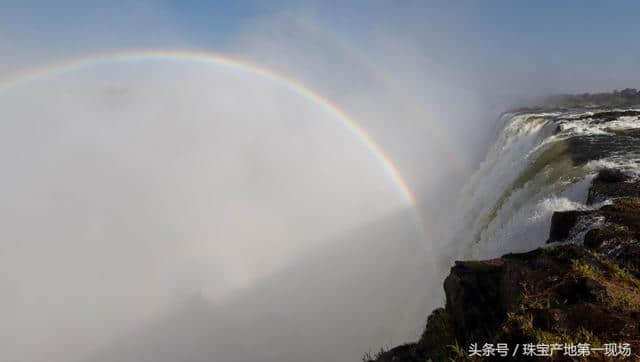 许焘博士的卡其穆之旅 赞比亚的祖母绿之光