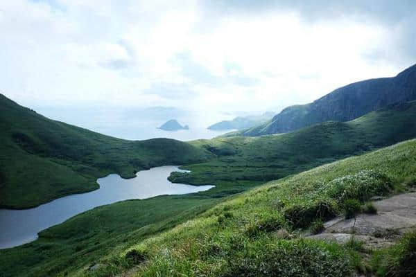 别再说春暖花开，去嵛山岛感受风吹草浪