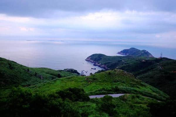 别再说春暖花开，去嵛山岛感受风吹草浪