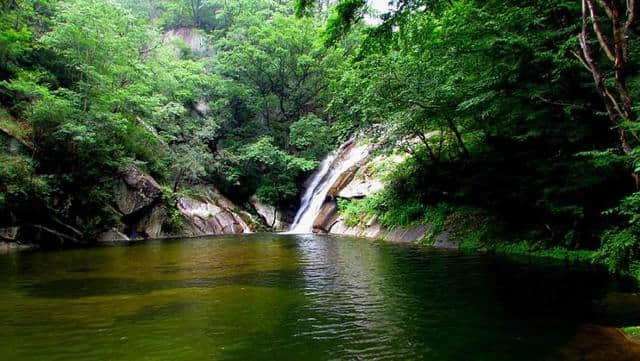 河南完美瀑布秘境：适合一家人去，不但没门票住宿更划算