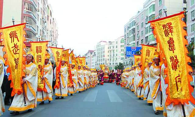 坐飞机、乘轮船，在现代，神仙是这样出远门的！