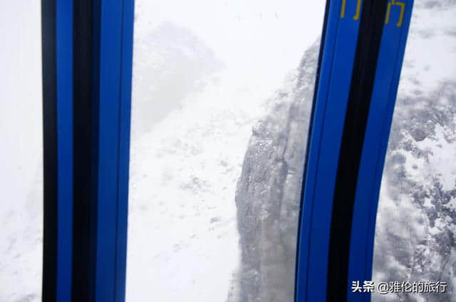 旅行丽江玉龙雪山遇大雪，赶上最后一趟索道，几千米高空上抖晃！