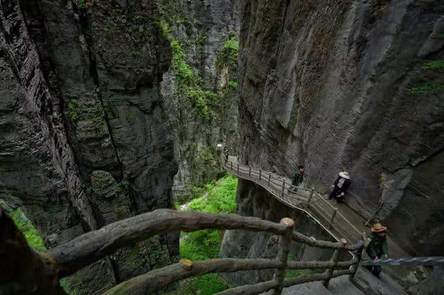 暑假十大黄金旅游胜地推荐 | 一起去看碧海蓝天，绿树红瓦