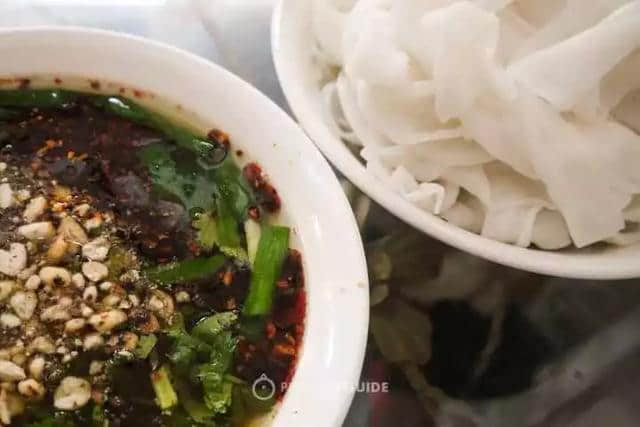 从昆明一路逛吃到河口，最花样的小吃和纷繁的景色