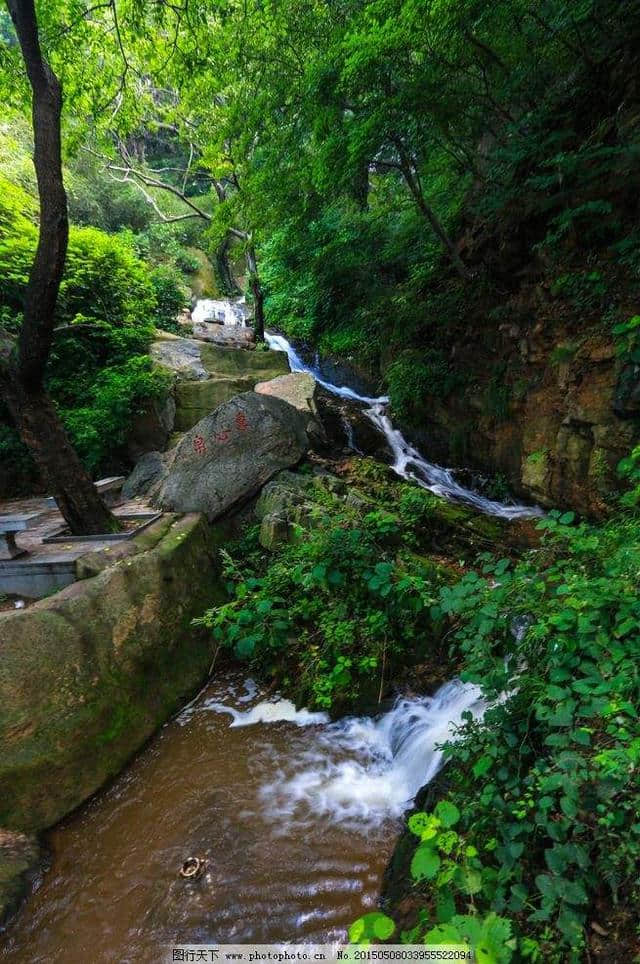 花果山：花果山四季游玩都美丽，春来鸟语花香，夏日飞瀑急流