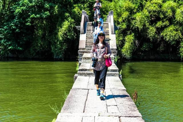 一定有这样一些地方值得你用暑假去旅行，柯岩就是一个不错的选择