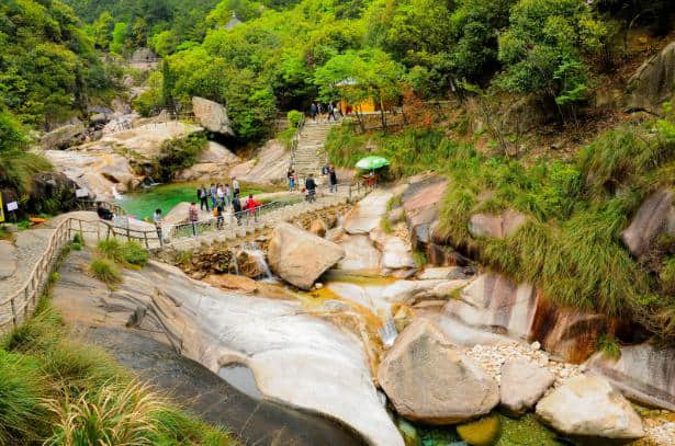 旅游文化：暑假适合游玩的地方有哪些？暑假旅游哪里好？