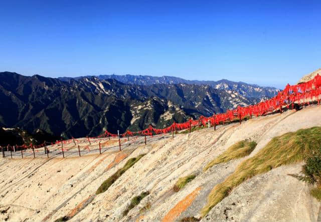 华山，天下第一奇险名山