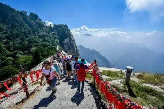 华山这几段登山路，你都能hold住吗？