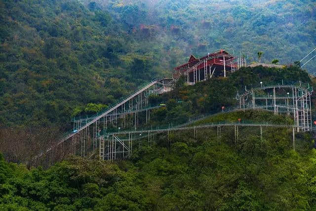 广东暑假旅游好去处——溶洞地质奇观，玻璃桥，蹦极，飞车，滑索