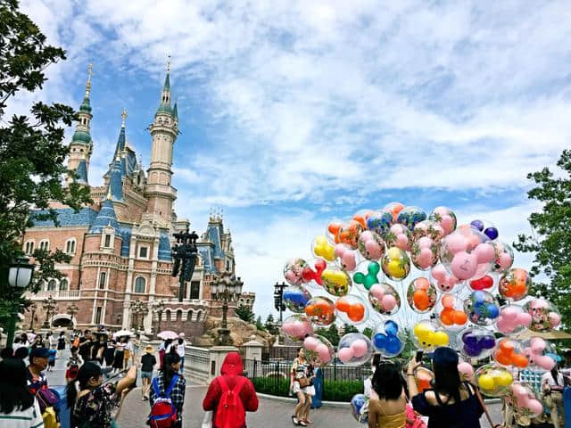 花都市民的福利到了！接下来去全国近200个景区旅游有优惠！半价！免费！