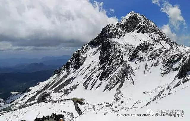 玉龙雪山，将雪花雕刻在山峰的永恒之作