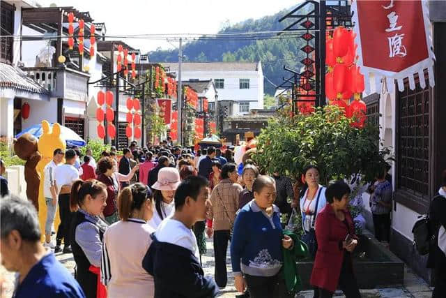 「媒体聚焦」看石泉旅游为何引来这么多游客