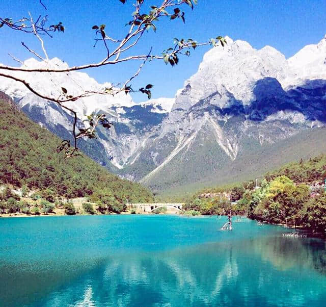 国内旅游攻略，玉龙雪山，闪耀着银光，秀美丽江，人在路上