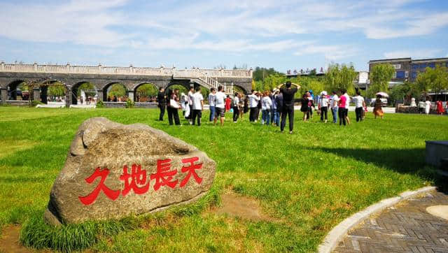 葫芦山庄是葫芦岛市最具特色的旅游景区了